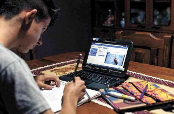El aislamiento y los usos educativos de las narrativas transmedia
