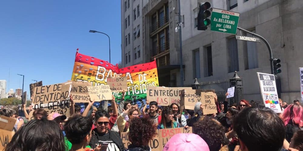 Siguen faltando hormonas para las identidades trans