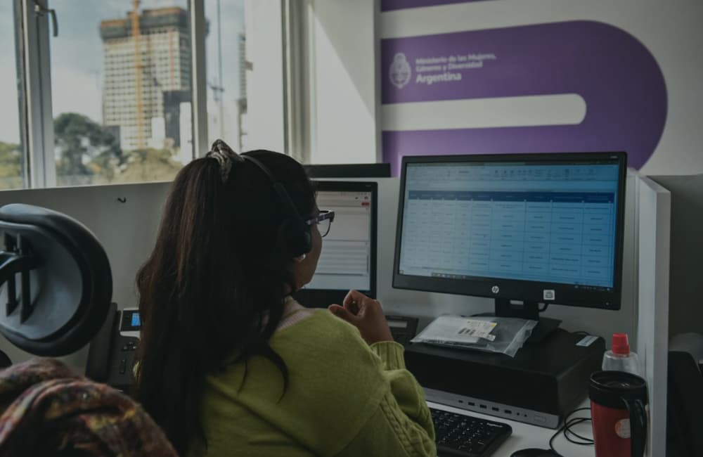 Las amenazas contra la Línea 144 y la desprotección como consecuencia