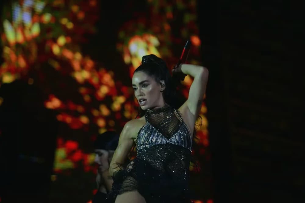 El hostigamiento de Javier Milei a Lali Espósito, una jugada de la derecha para distraer y aleccionar