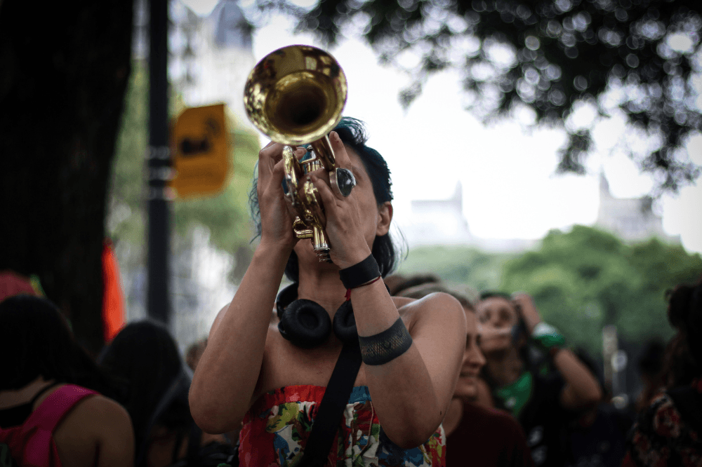 Mujeres músicas: batallas y conquistas en un escenario patriarcal