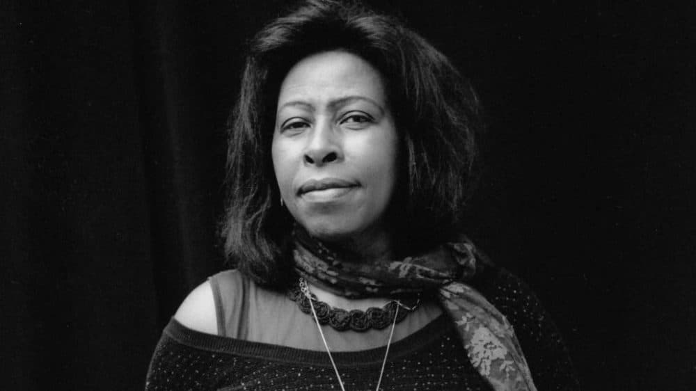 La mujer descalza y un deber de memoria