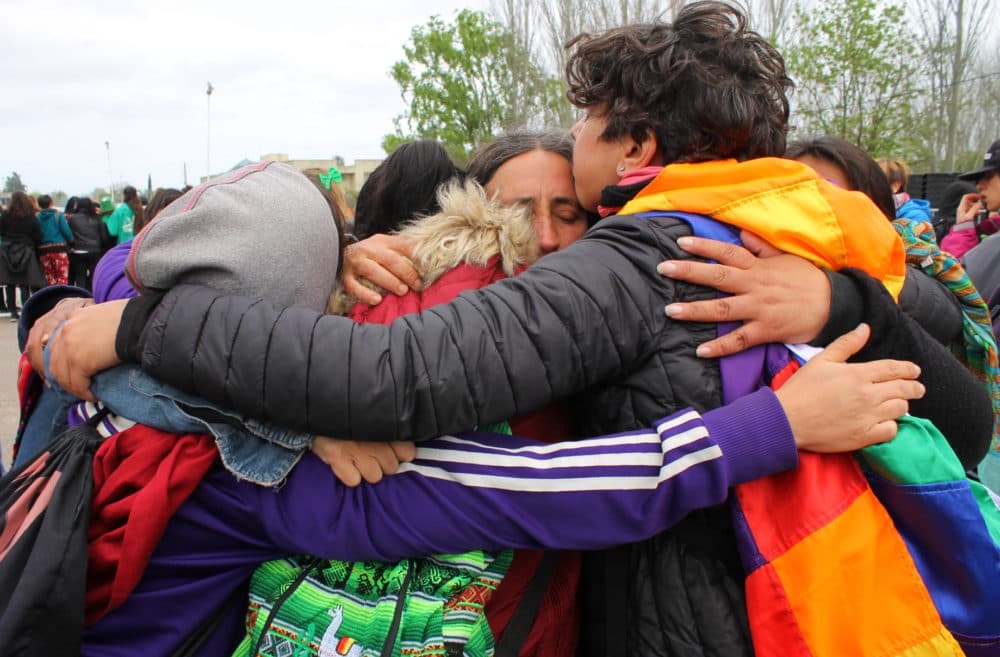 8M: Un abrazo federal