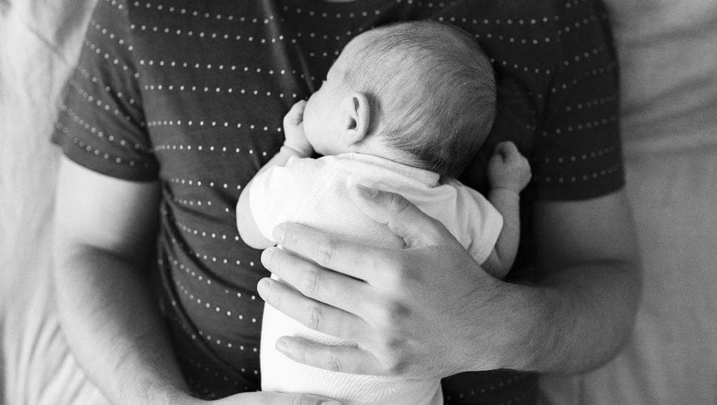 Es ley la licencia por paternidad a 45 días