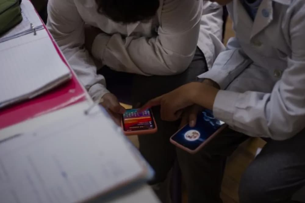 Escuelas, redes y confusión: ¿es posible una nueva ética digital?