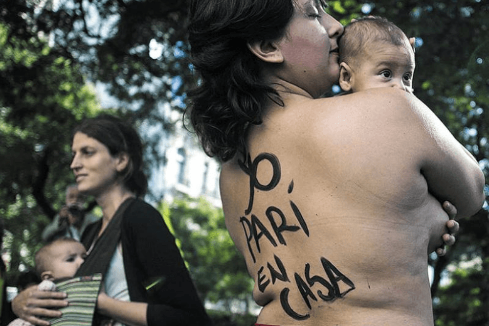 Caso Belén Weber: parir en casa y adoctrinar a quienes garantizan este derecho