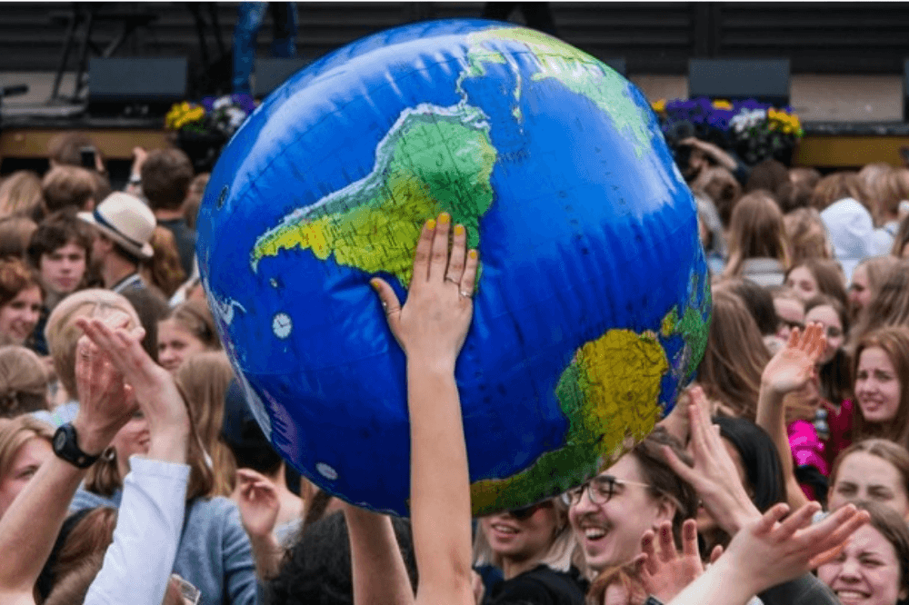 Politizar el ambiente, ambientalizar la política