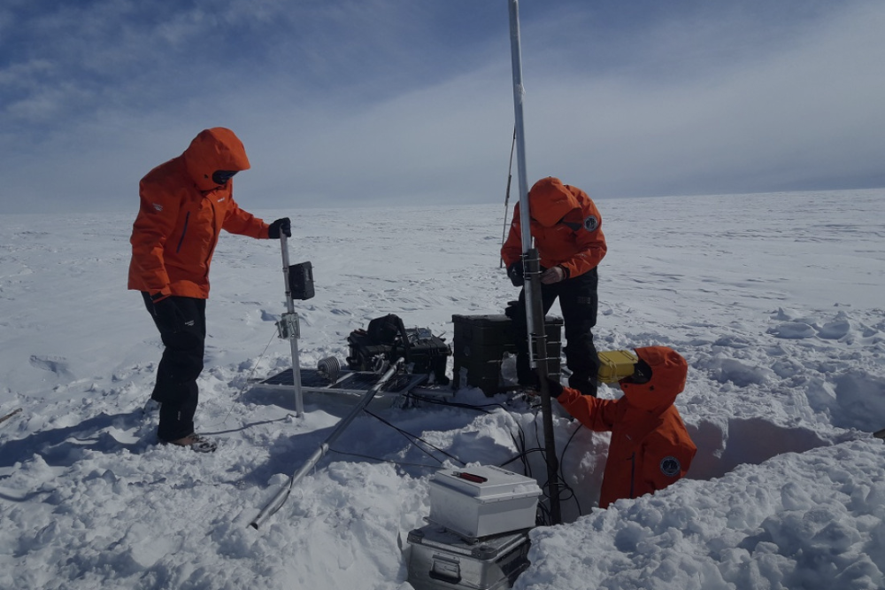Antárticas: científicas del fin del mundo